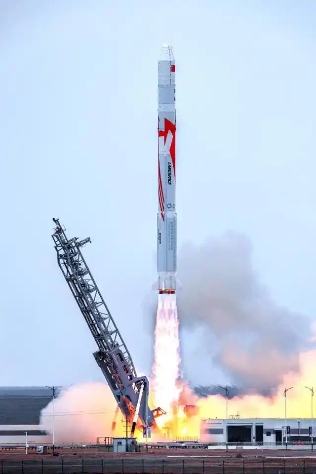 Technická síla z uhlíkových vláken Zhuque -2 záznam šesti satelite spuštění